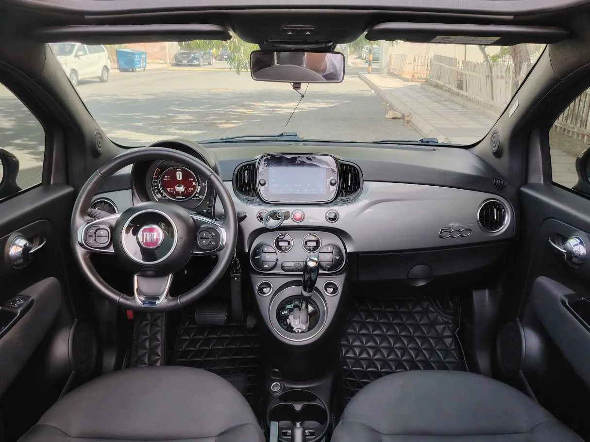 Car image 20