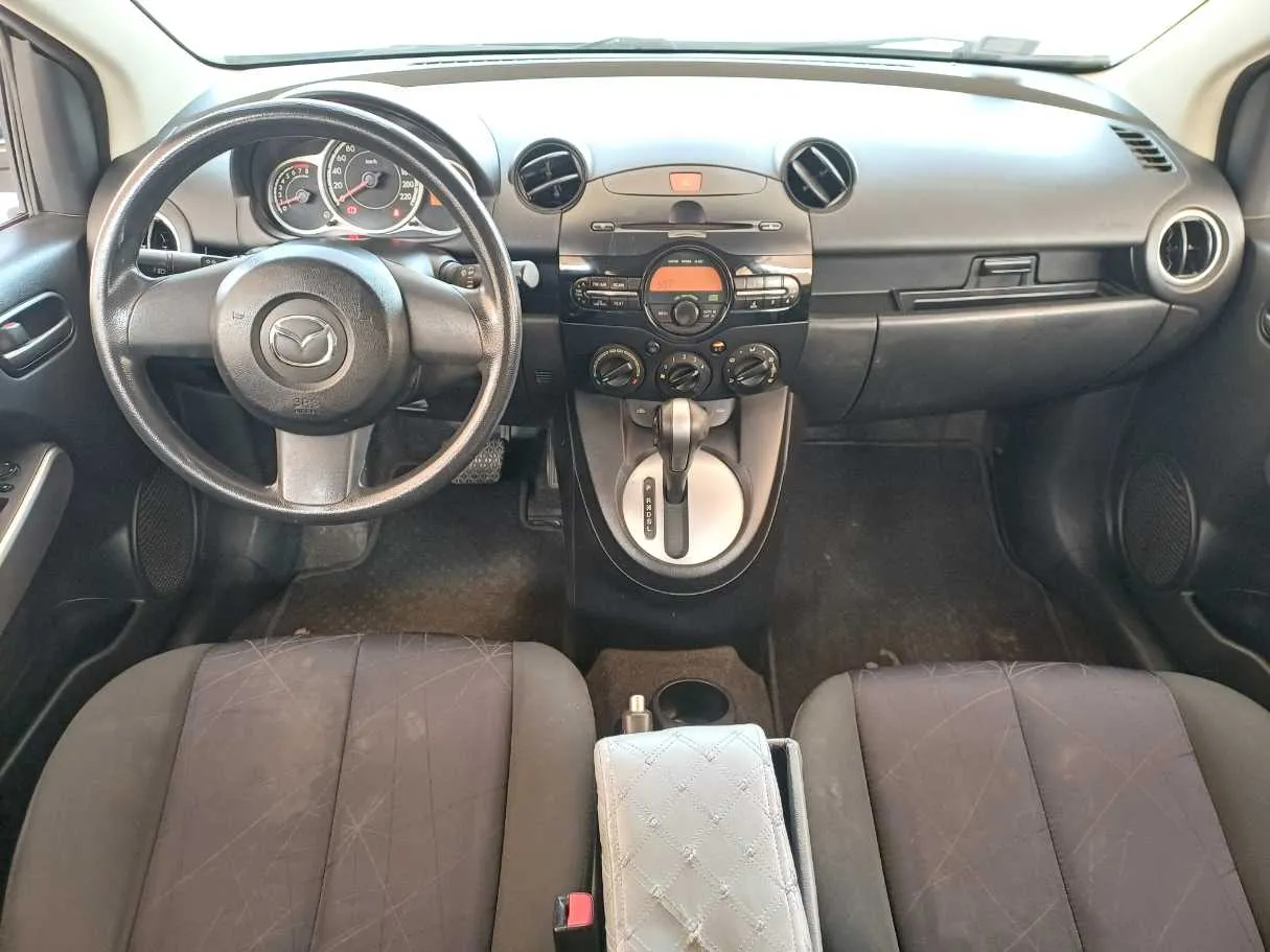Car image 15