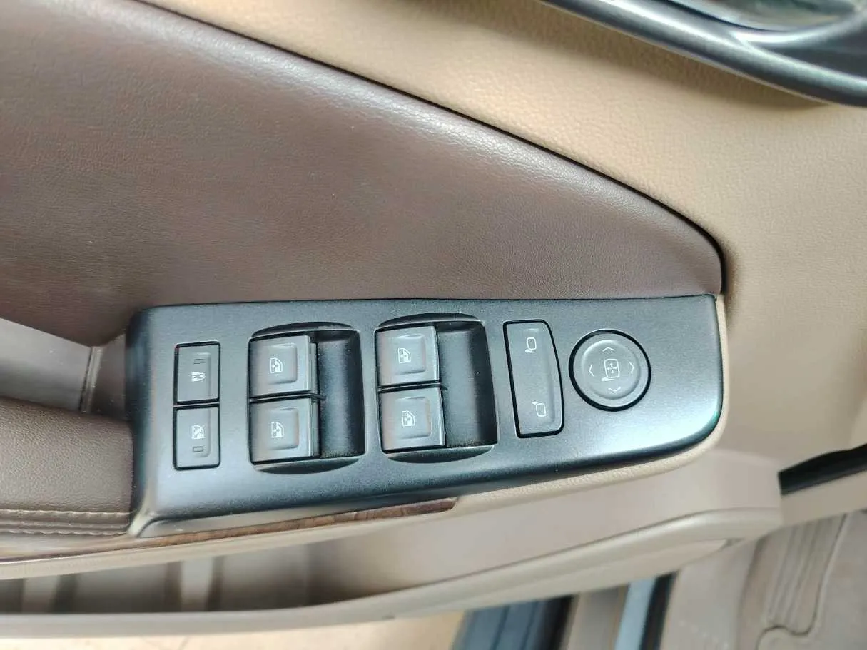 Car image 33