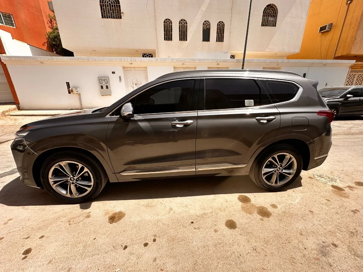 Car image 8