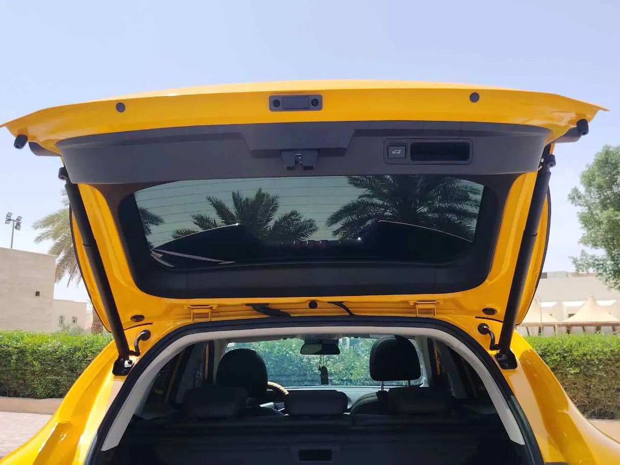 Car image 25
