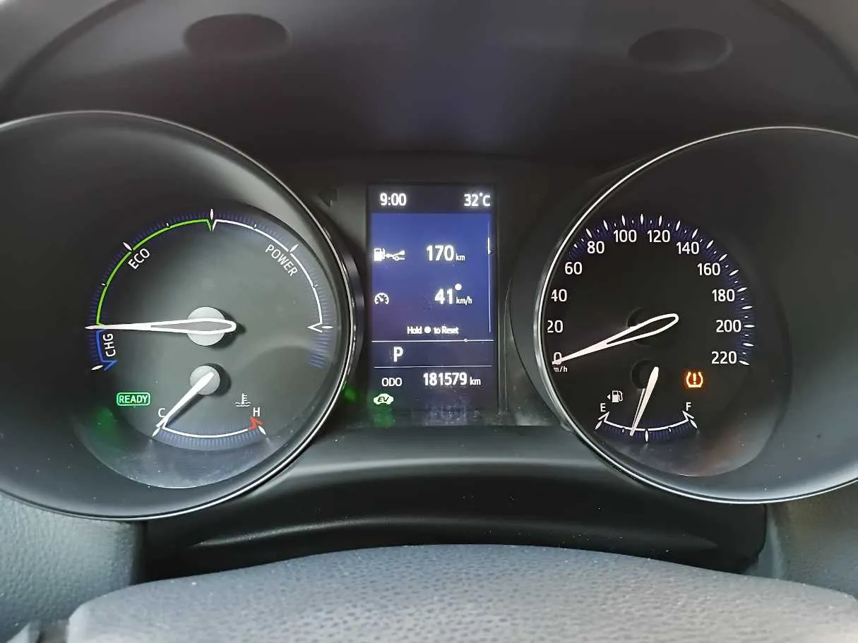 Car image 18