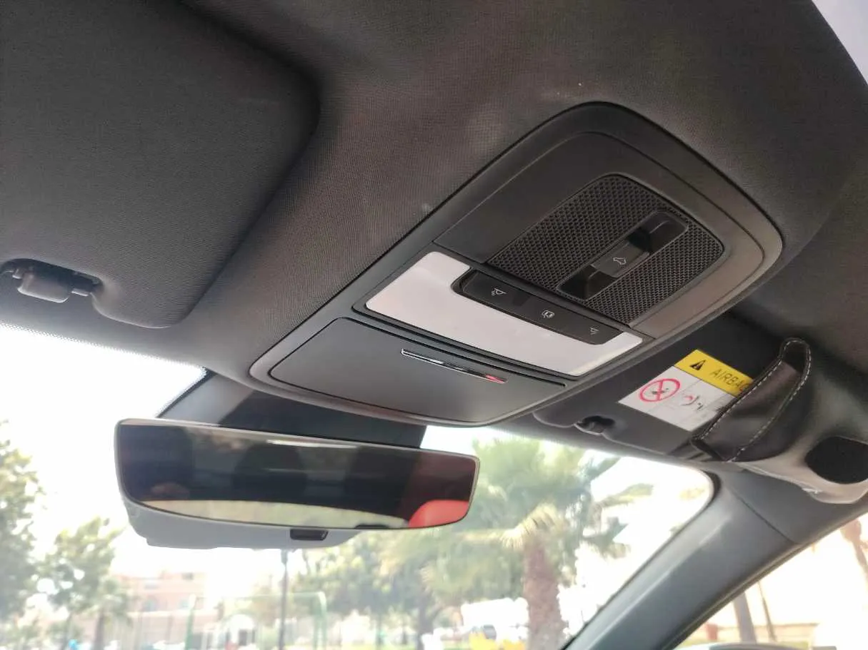 Car image 31