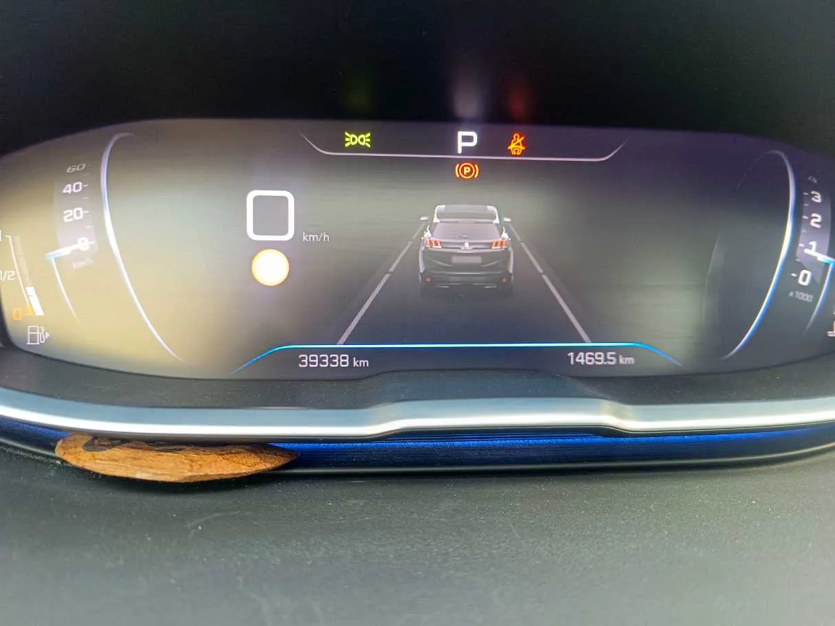 Car image 26