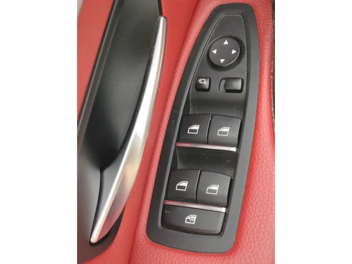 Car image 29