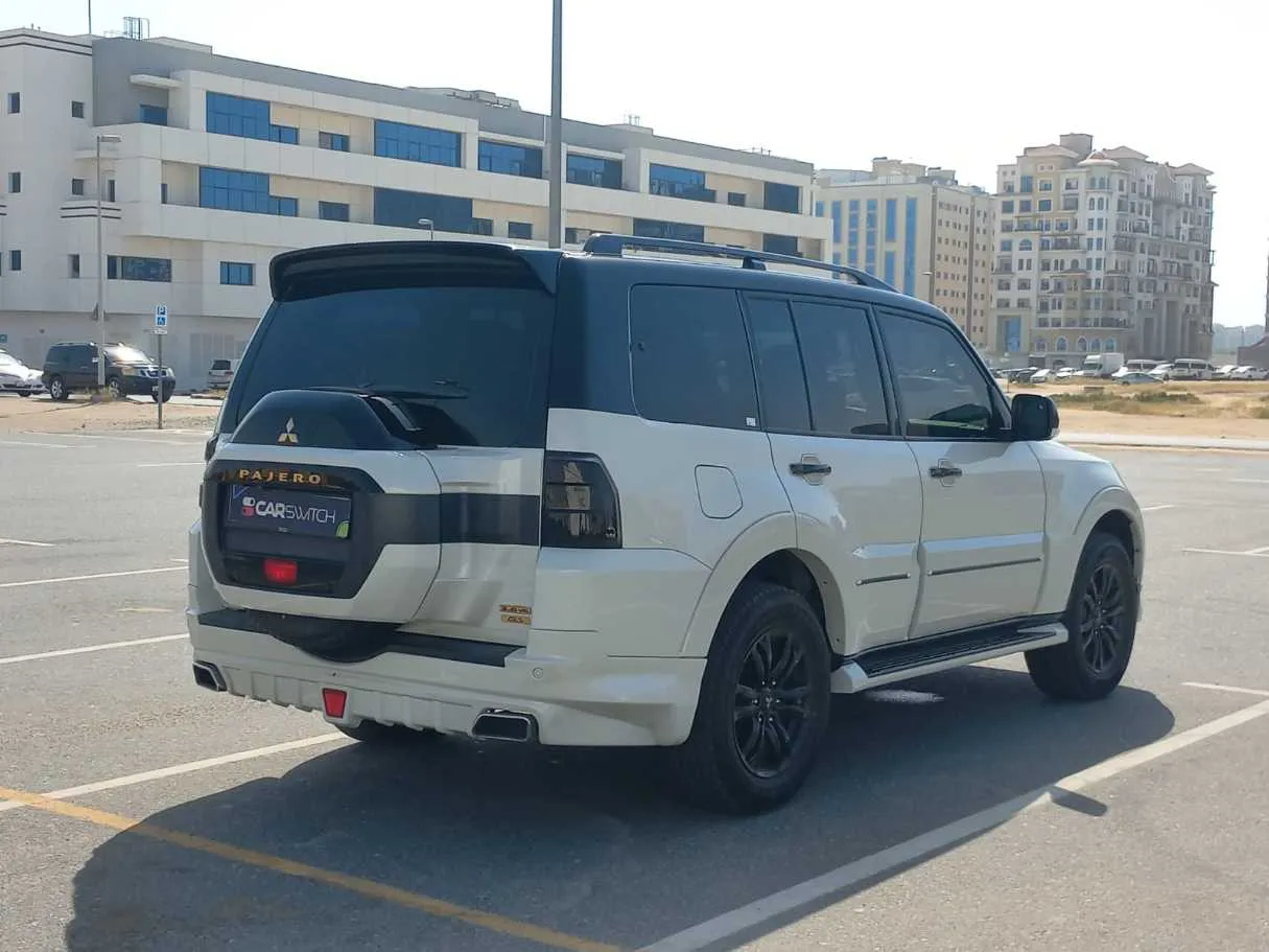 Car image 5