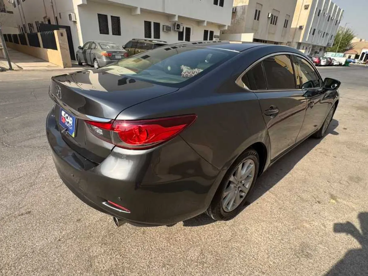 Car image 6