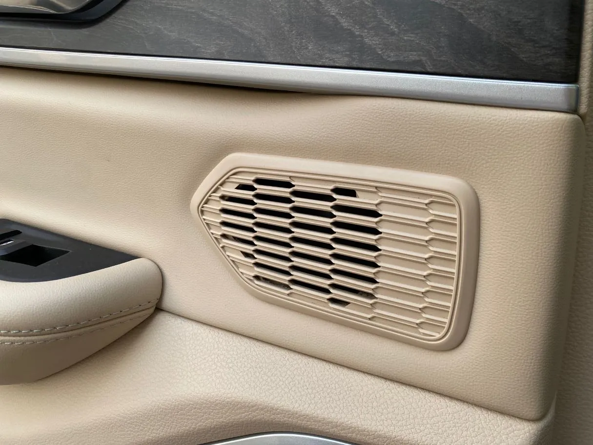 Car image 31