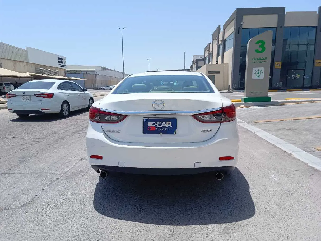 Car image 6