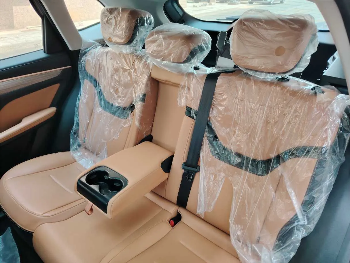 Car image 16