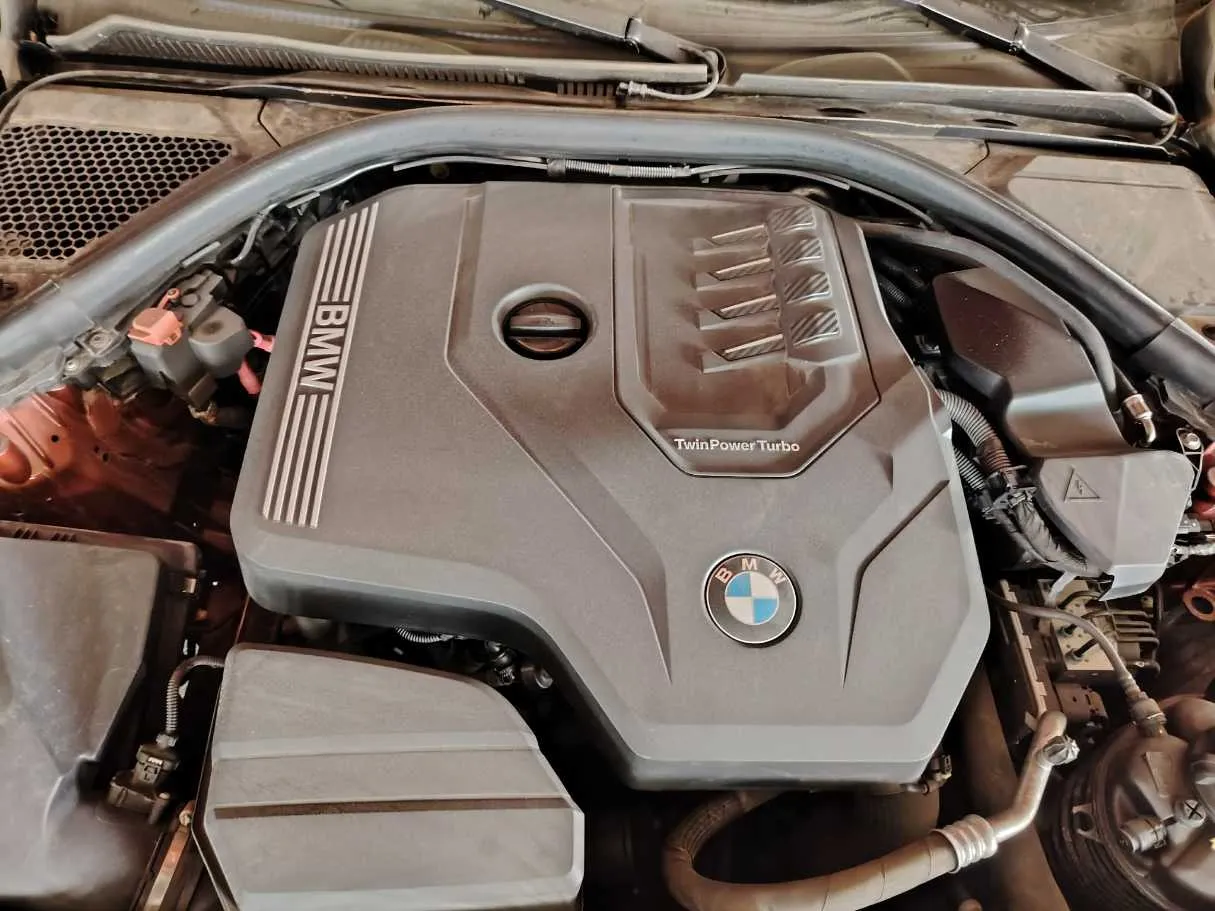 Car image 37