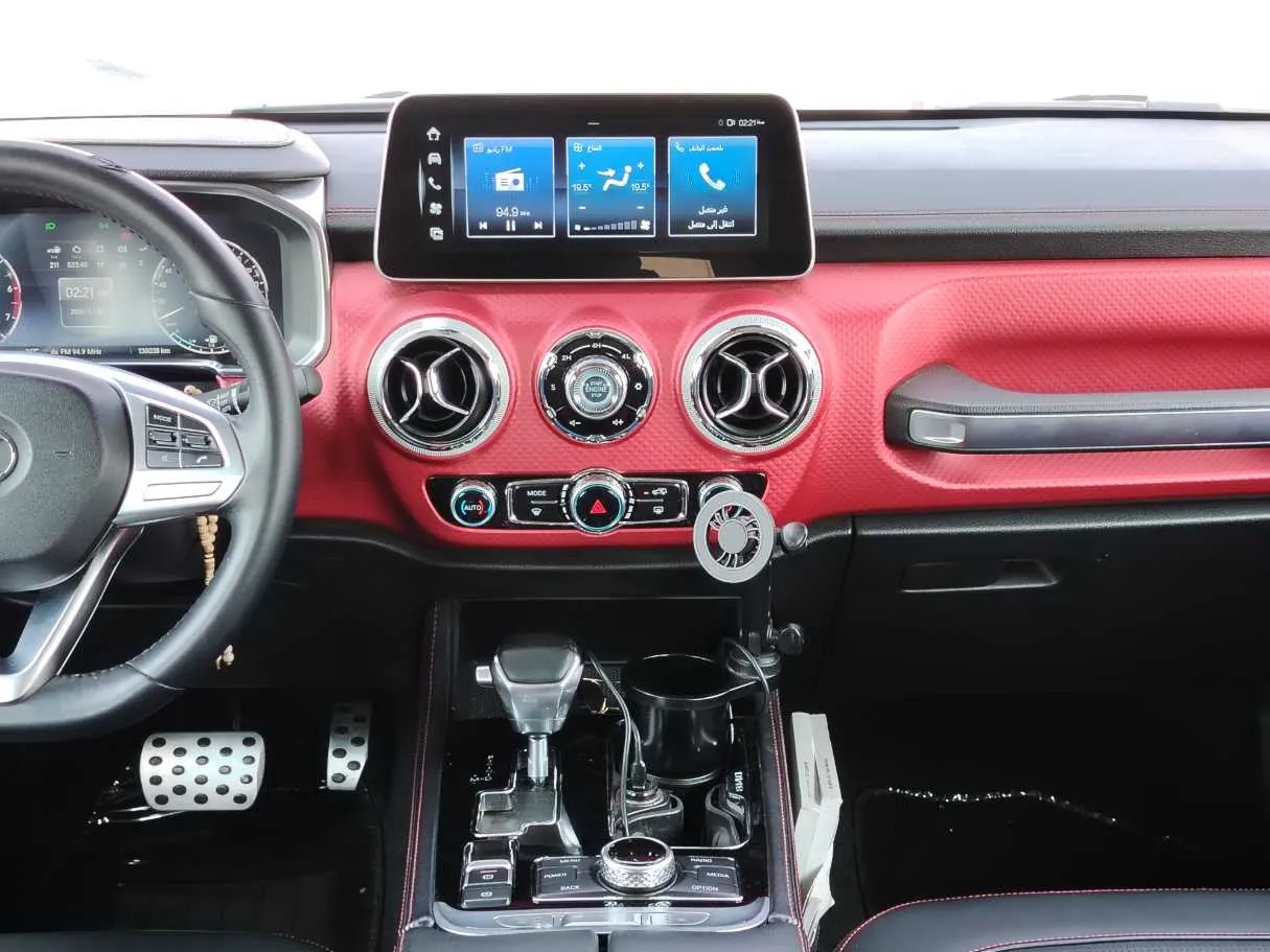 Car image 19