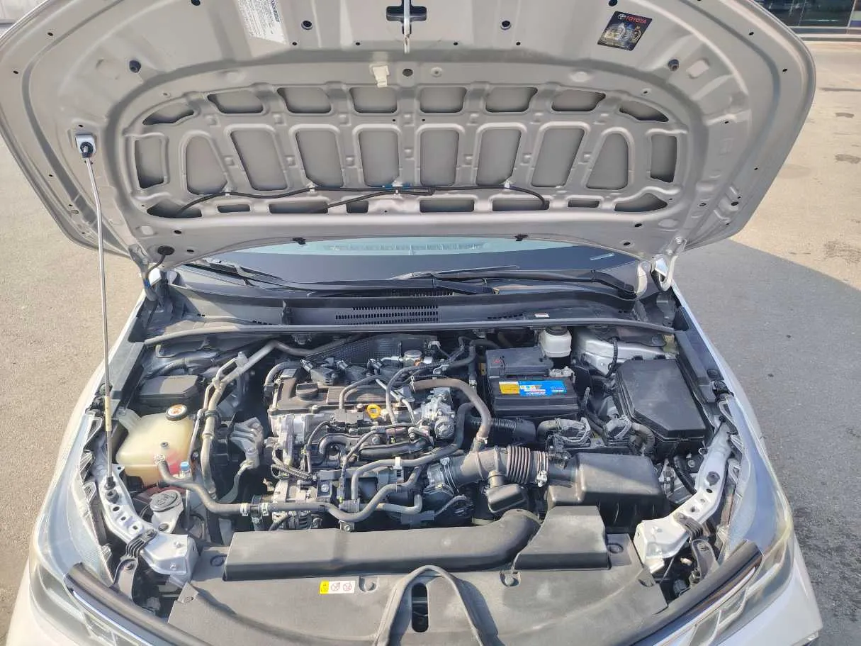 Car image 30