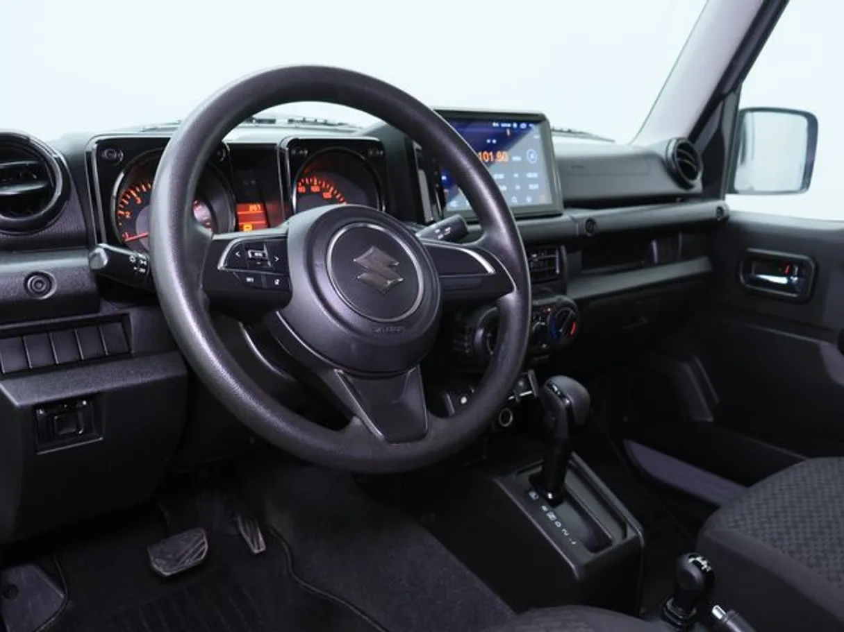 Car image 4