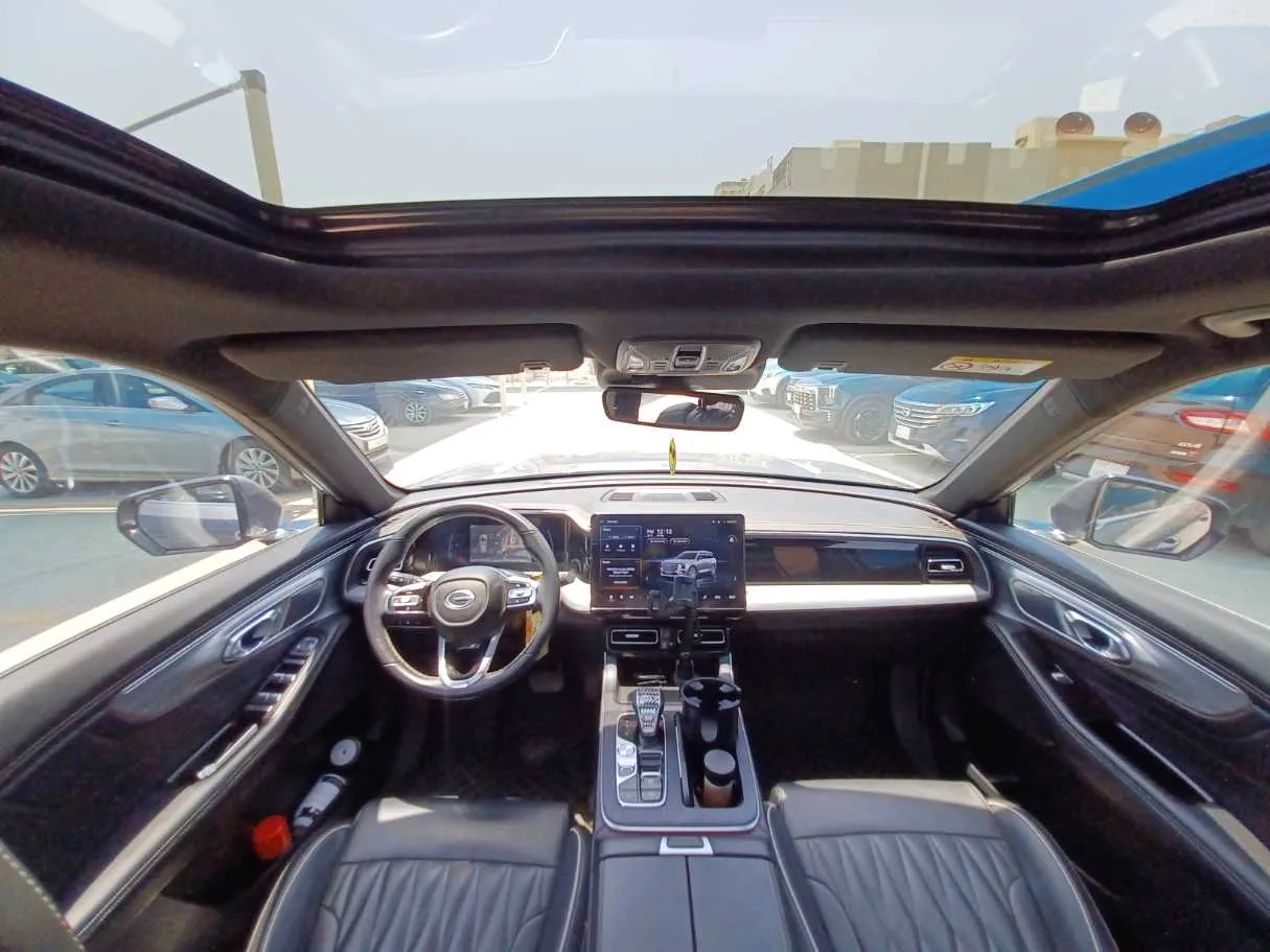 Car image 13
