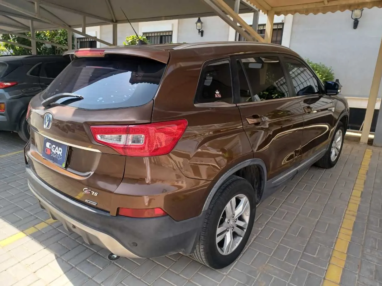 Car image 5