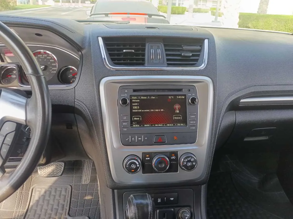 Car image 17