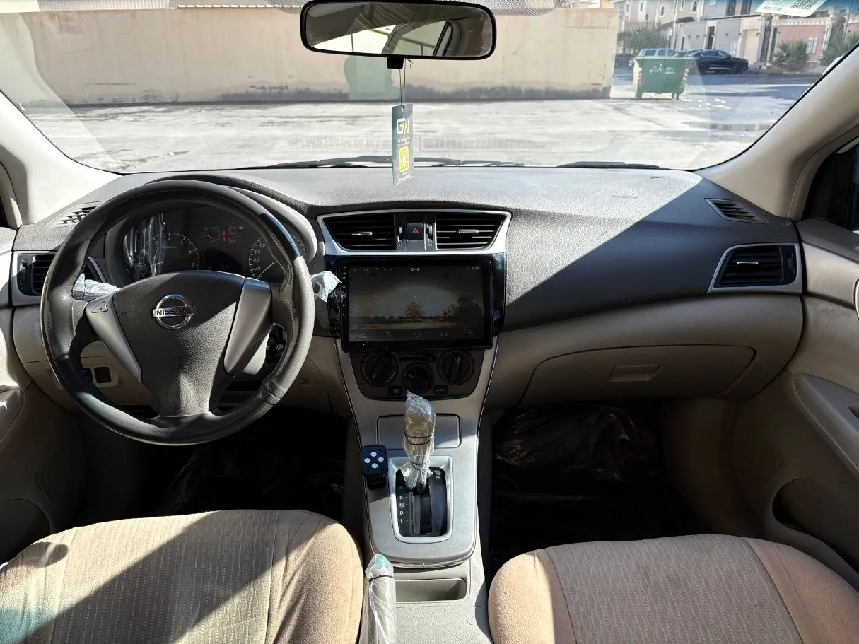 Car image 18