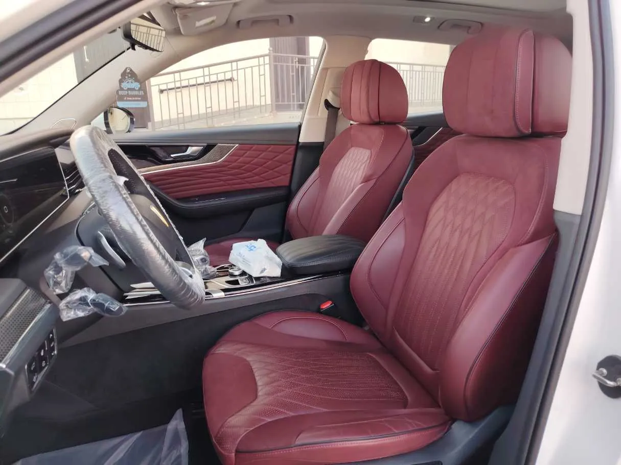 Car image 13