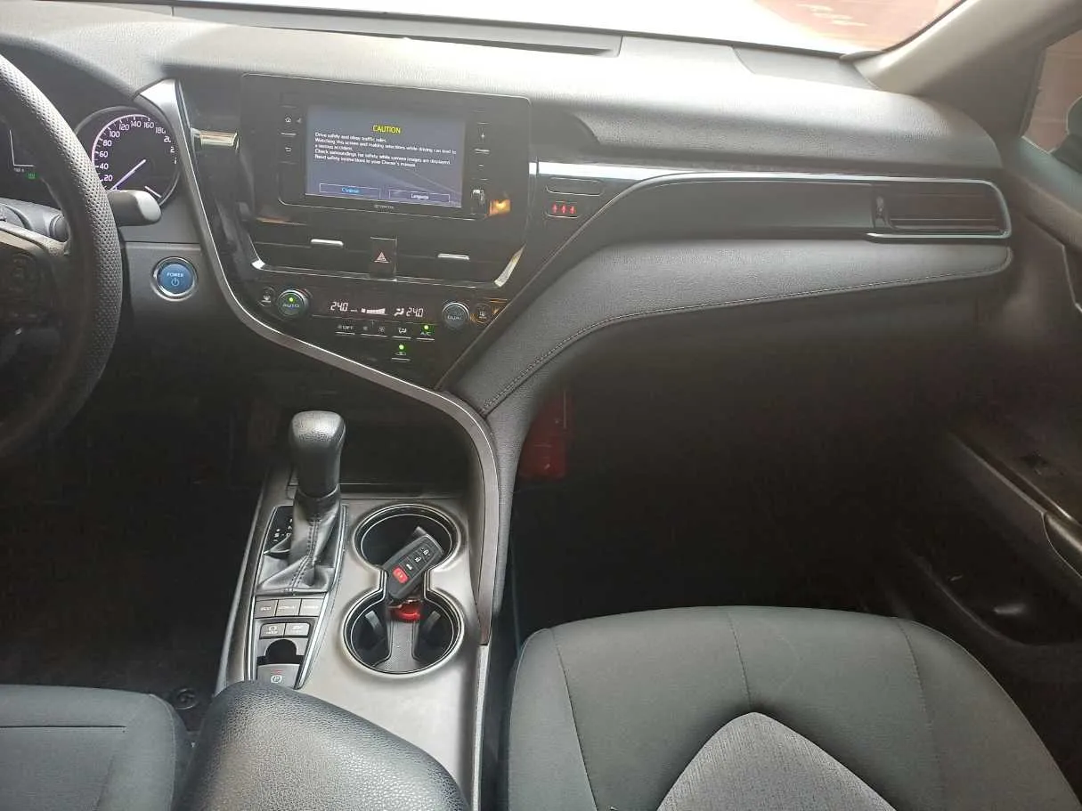 Car image 16
