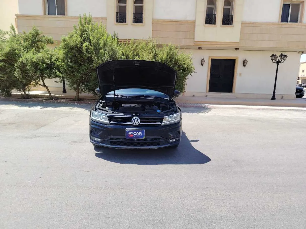 Car image 30