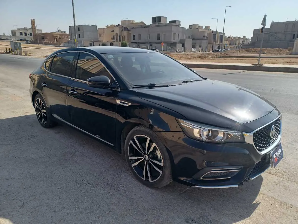 Car image 3