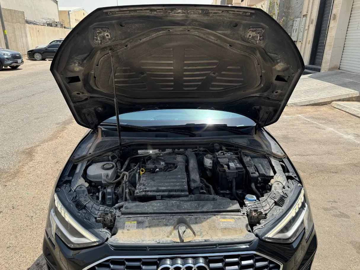 Car image 25