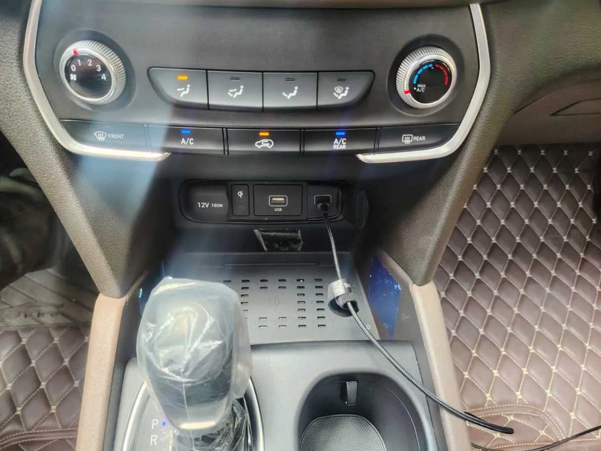Car image 25
