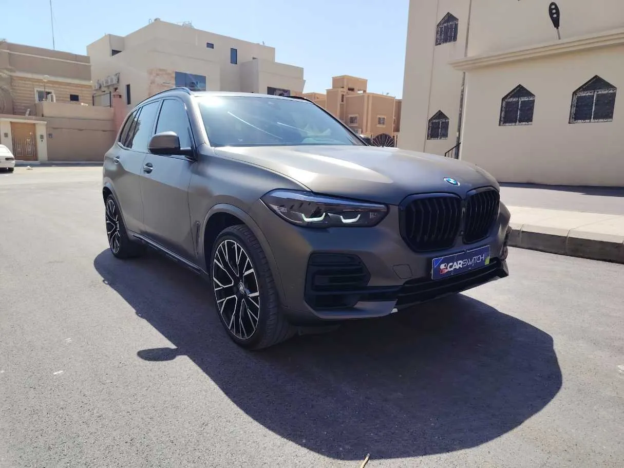 Car image 3