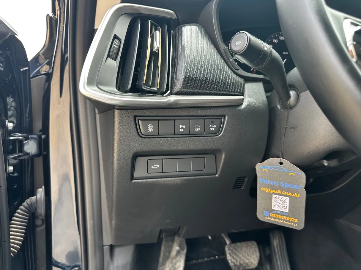 Car image 27