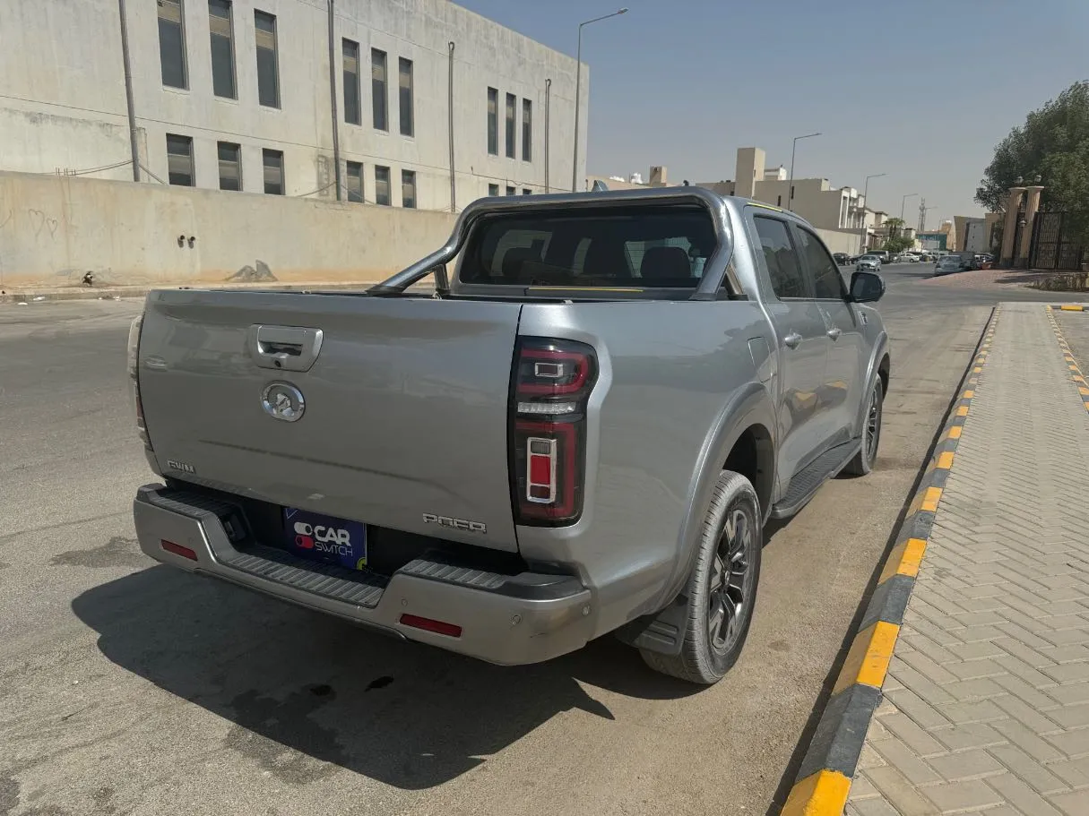 Car image 5