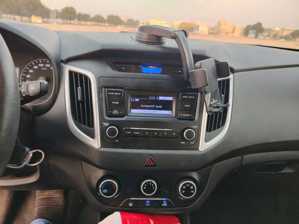 Car image 27