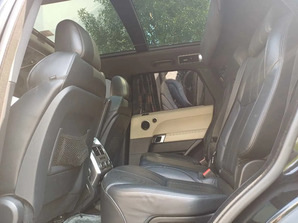 Car image 13