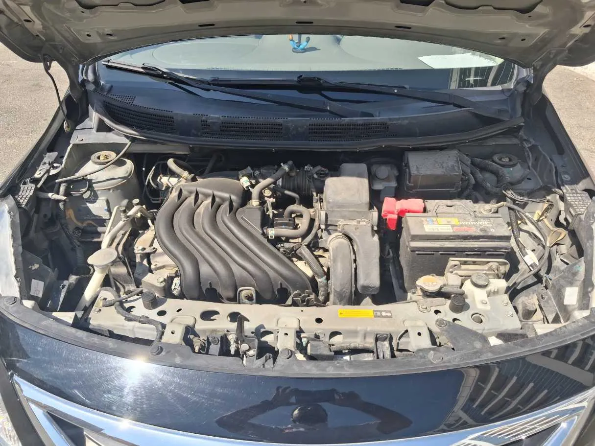 Car image 10