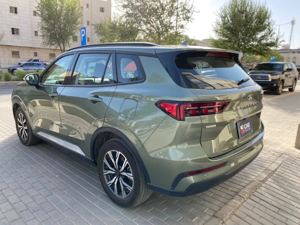 Car image 7