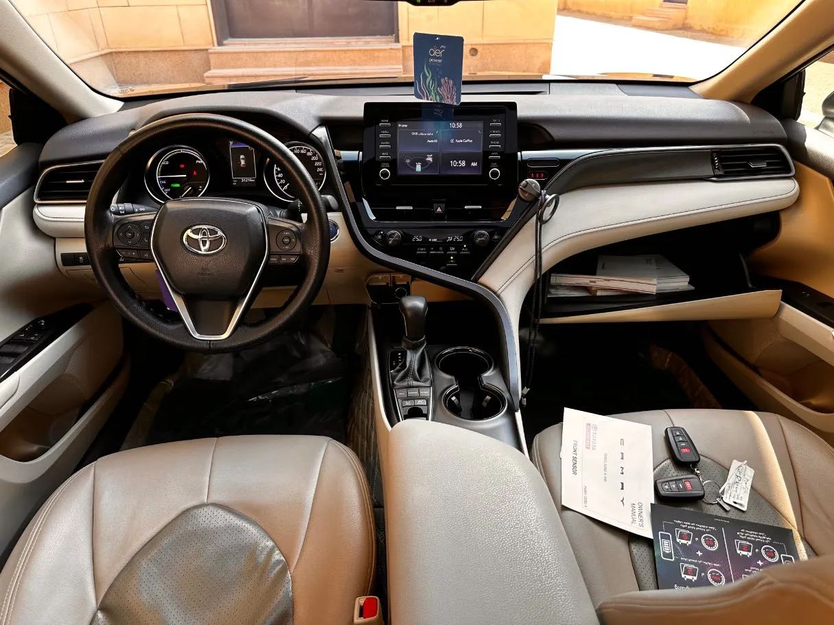 Car image 16