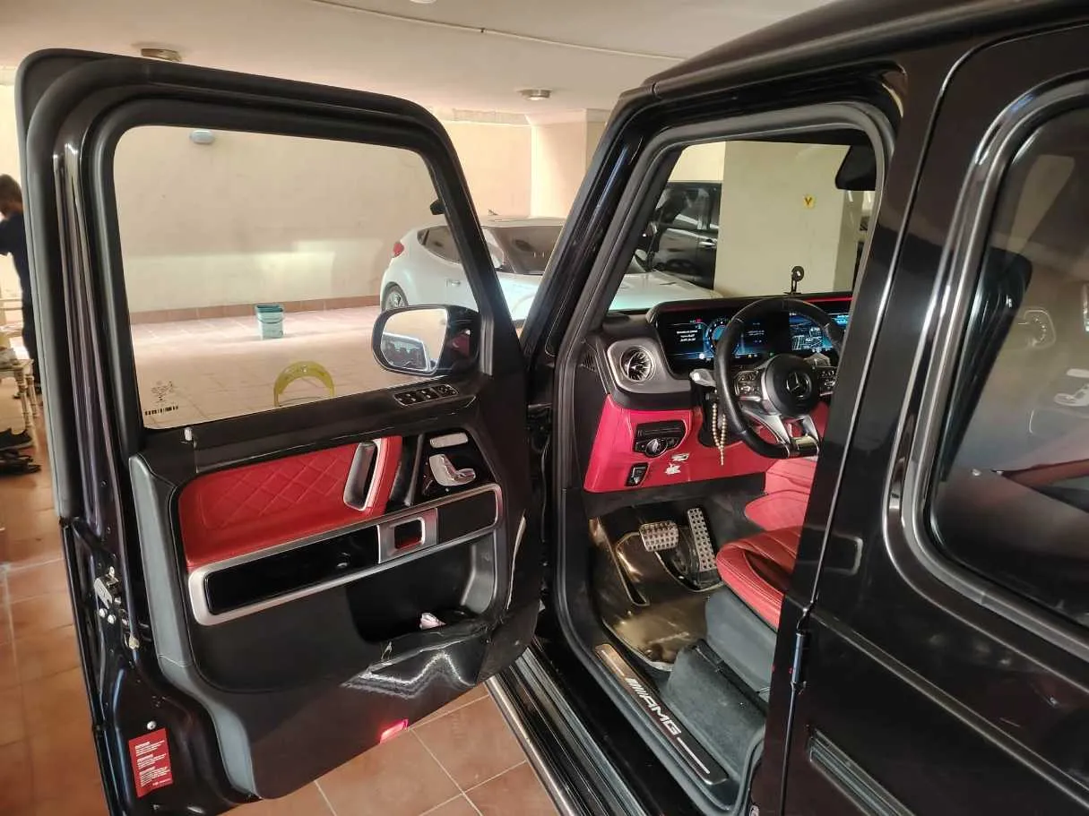 Car image 11
