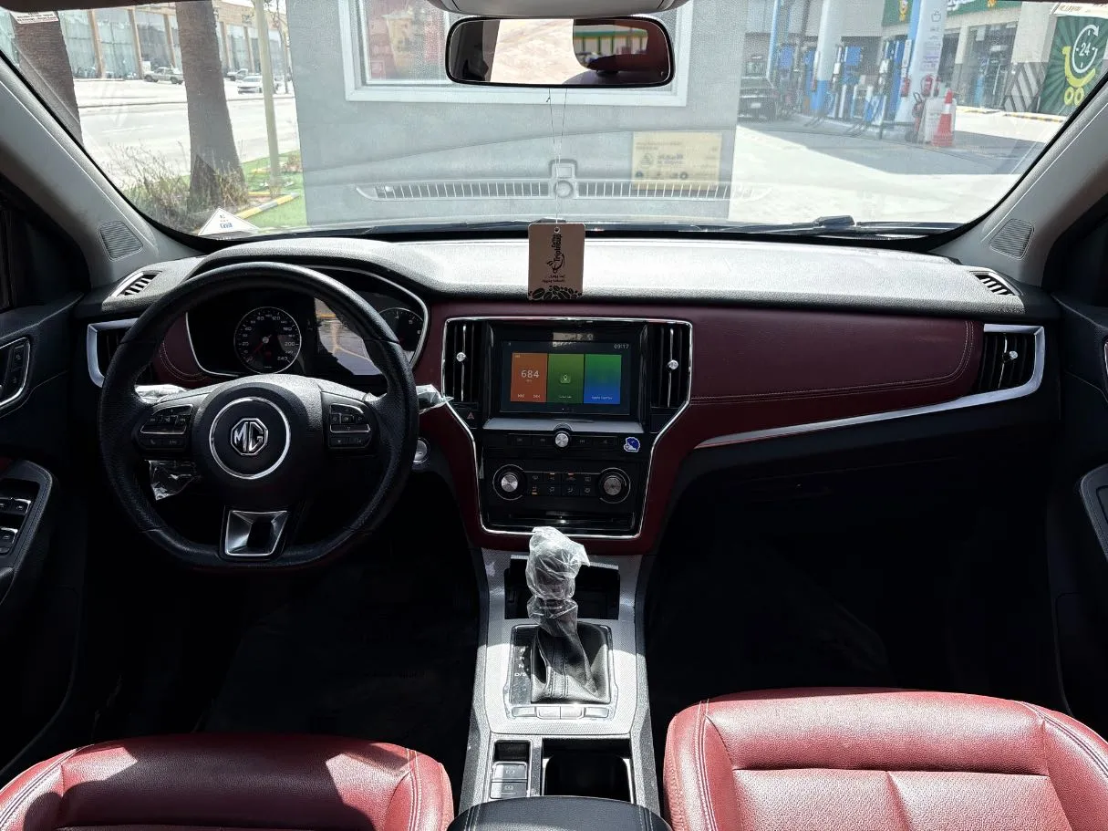 Car image 18
