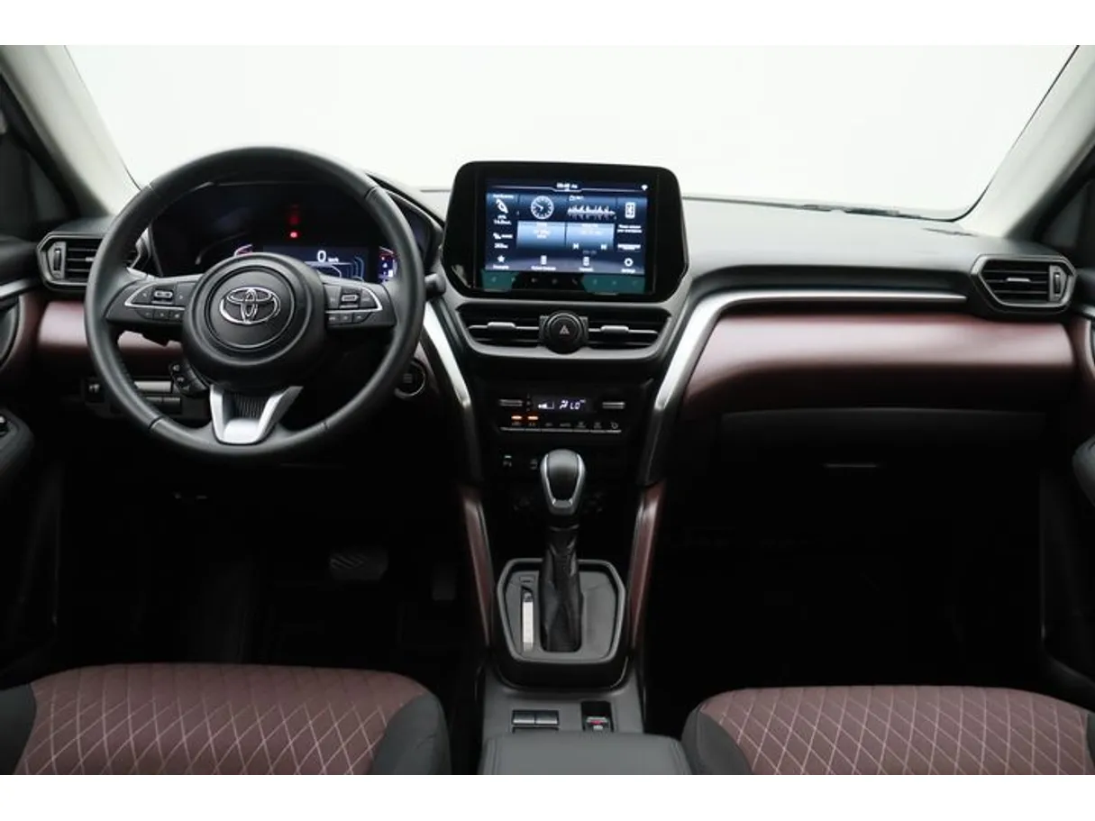 Car image 14