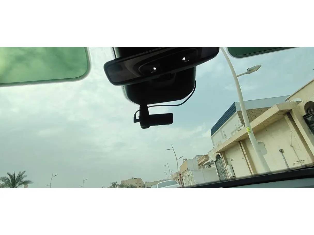 Car image 26