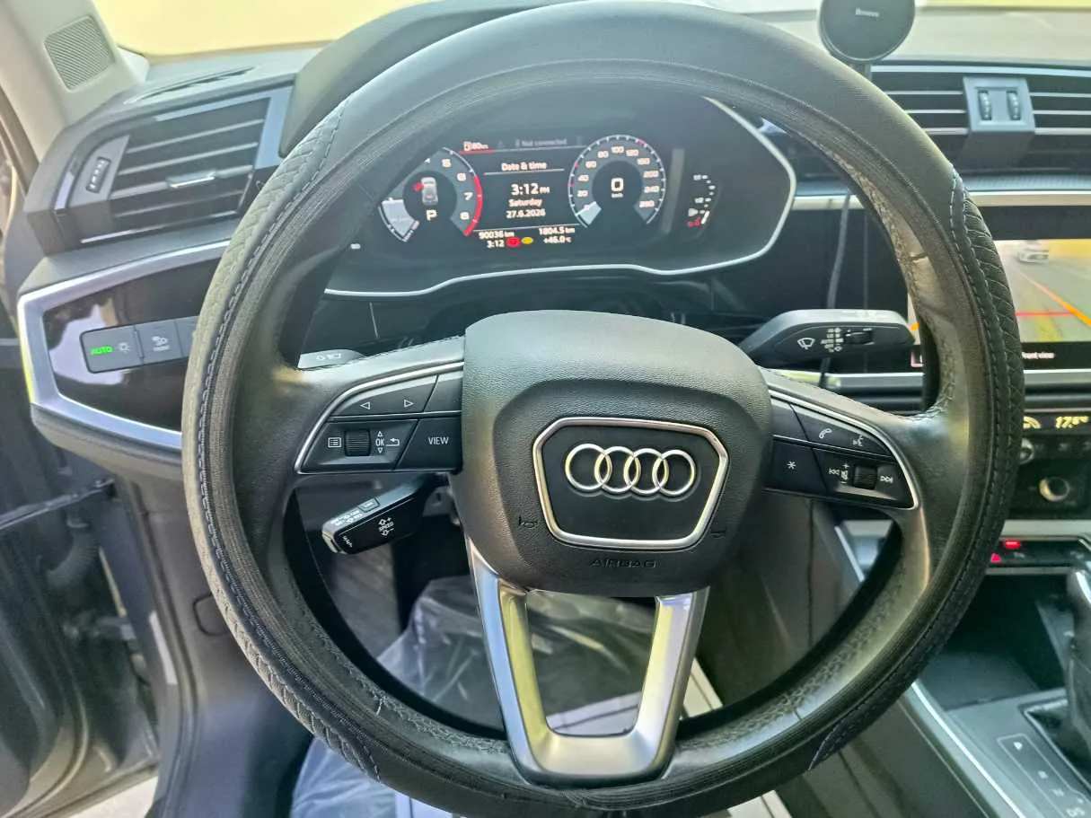 Car image 28