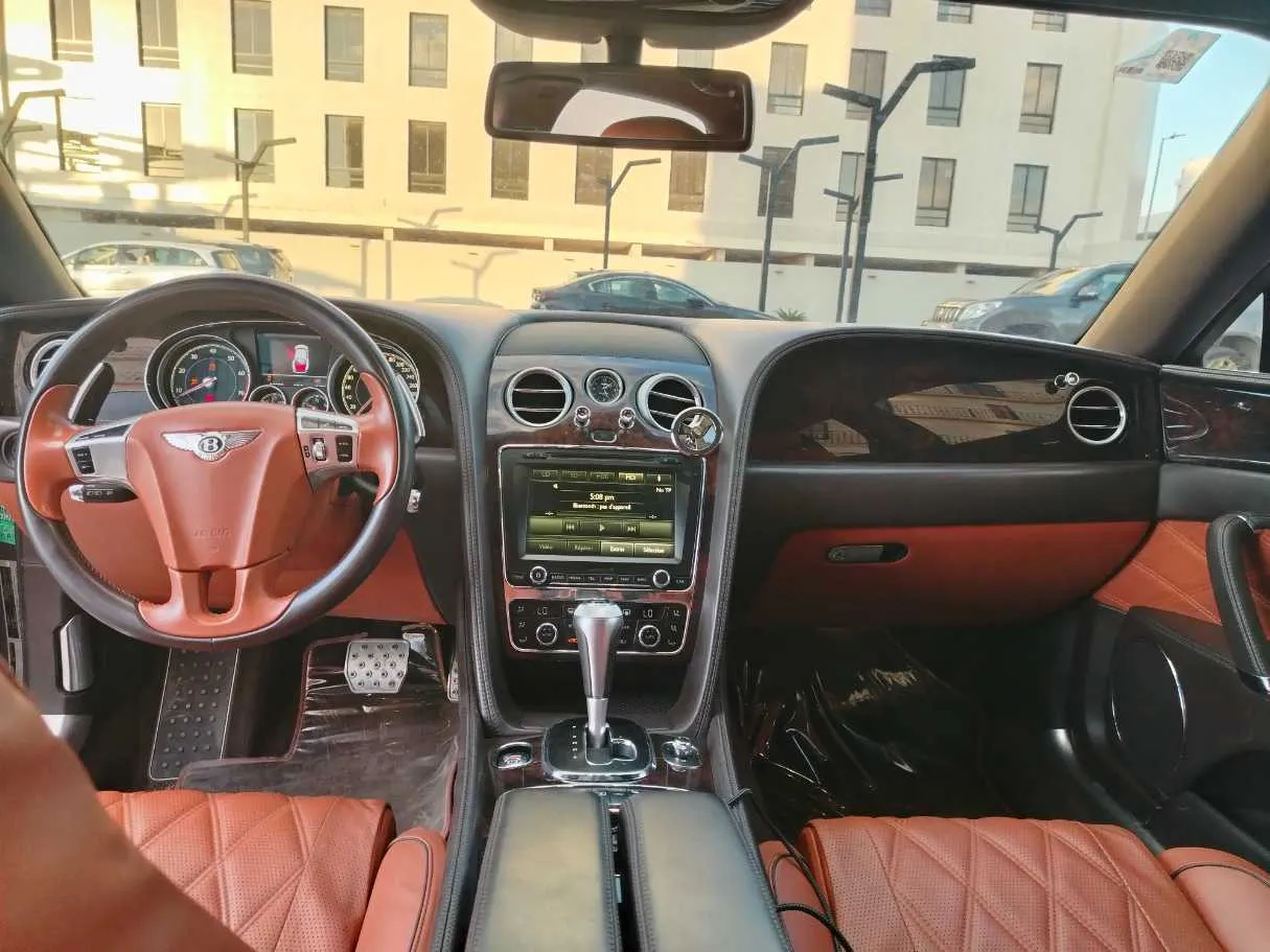 Car image 21