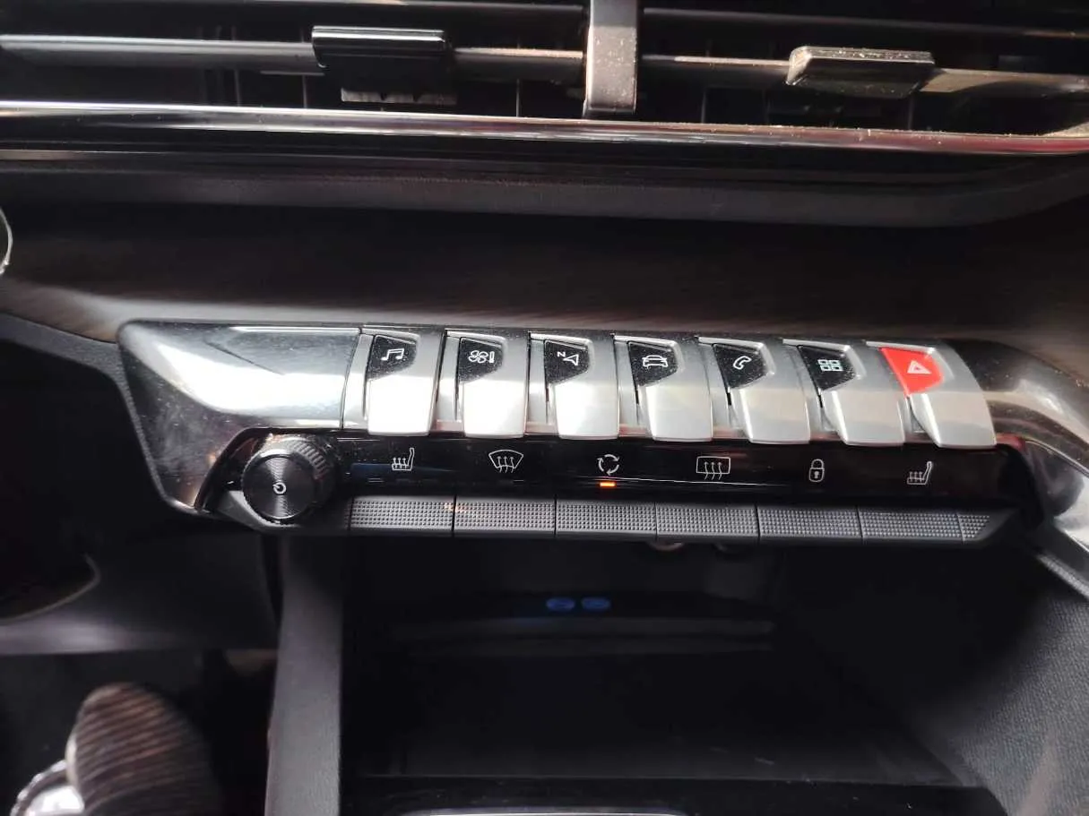 Car image 36