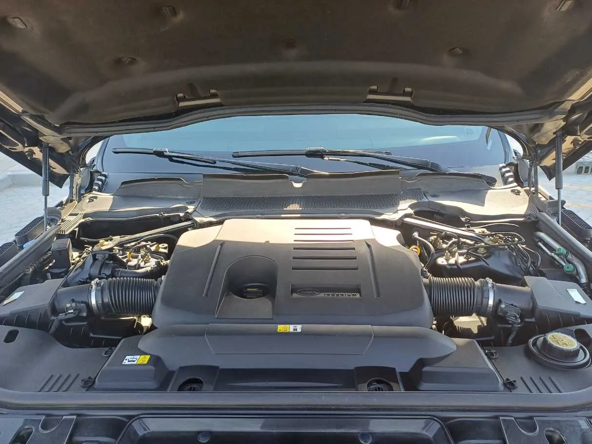 Car image 27