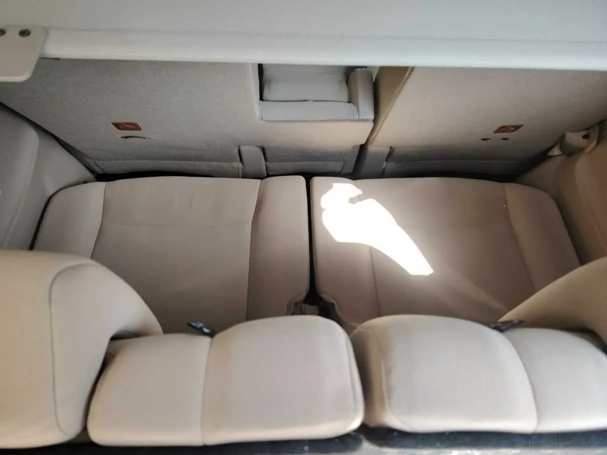 Car image 35