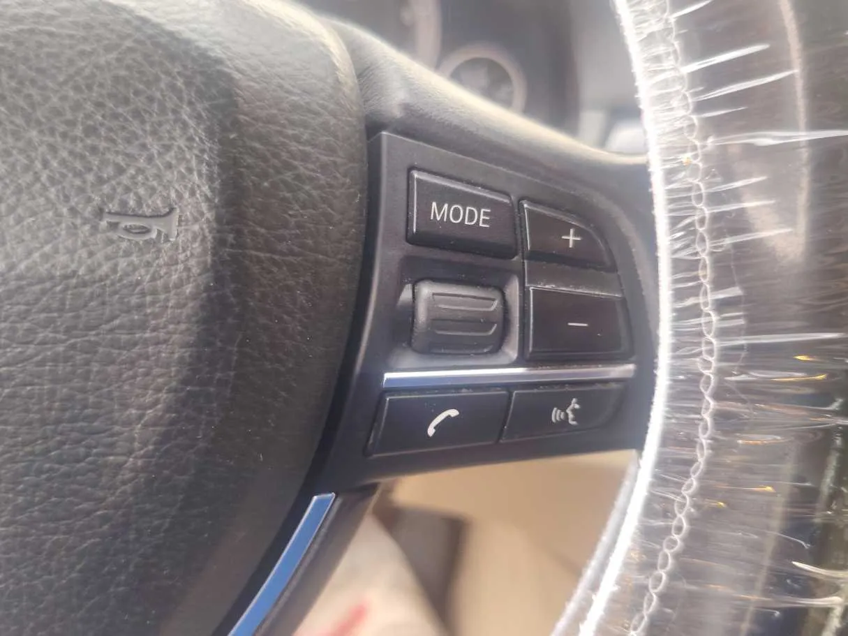 Car image 36