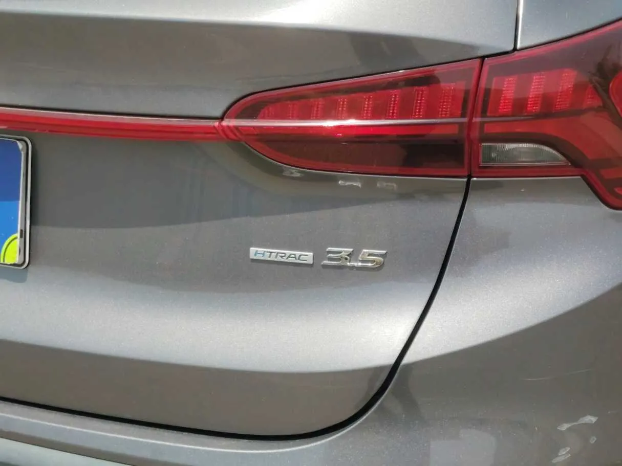 Car image 40