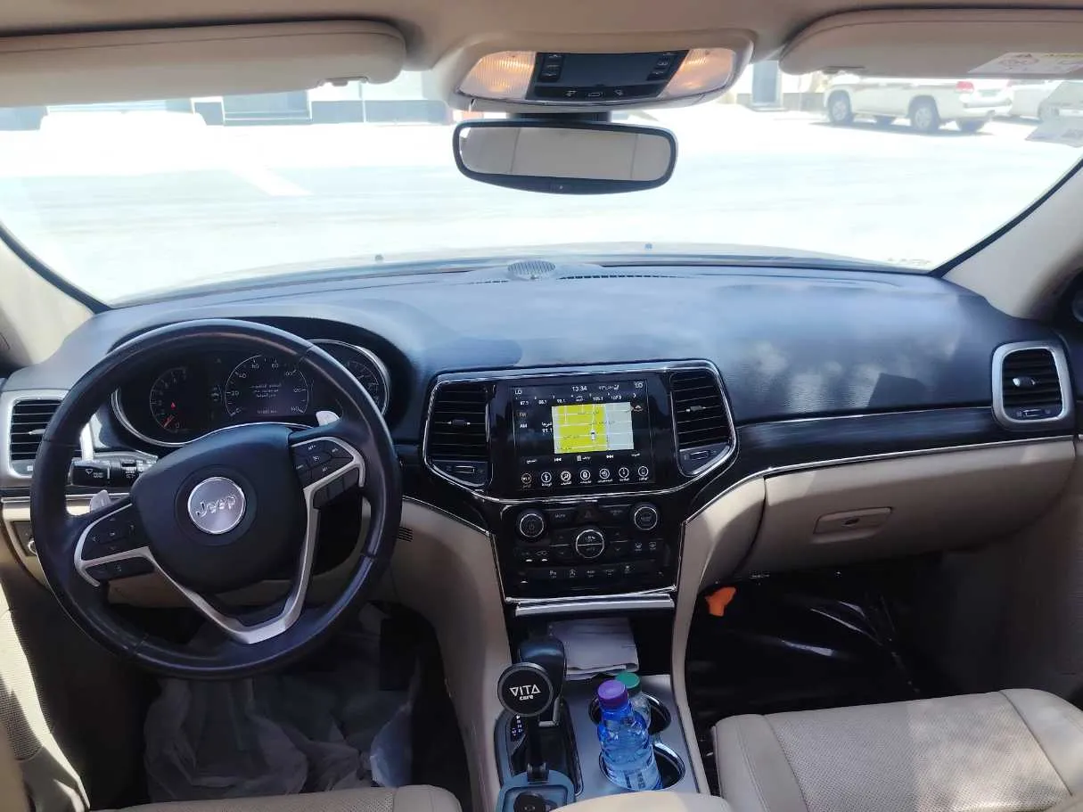 Car image 17