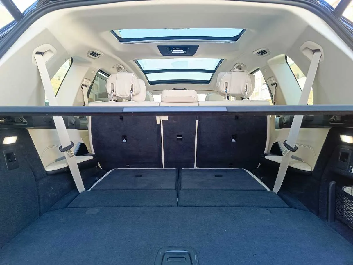 Car image 35