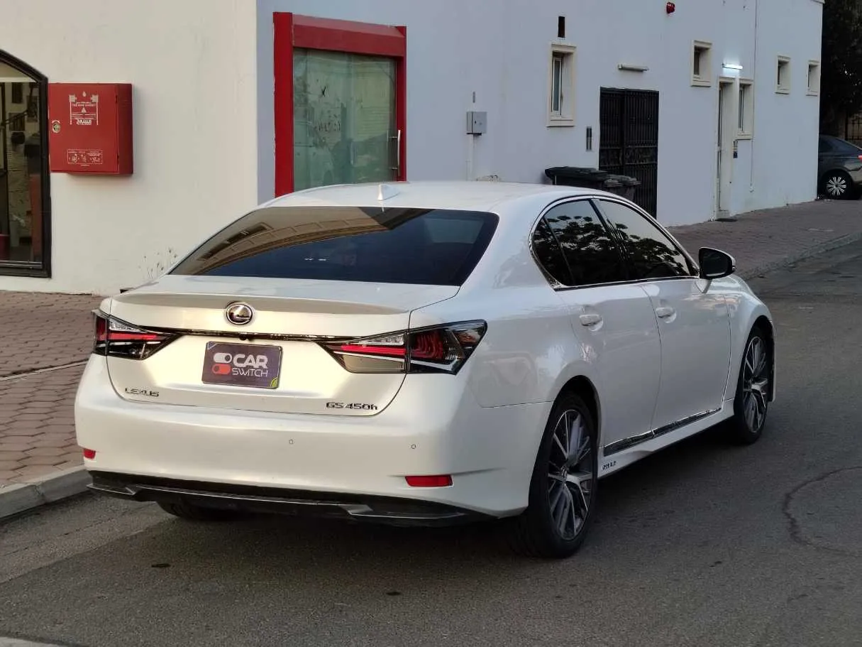 Car image 5